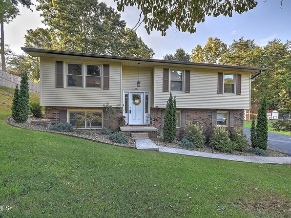 1241 Nassau Dr, Kingsport, TN 37660