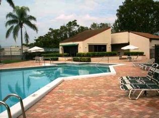 11000 S Lakeview Dr #11000, Pembroke Pines, FL 33026