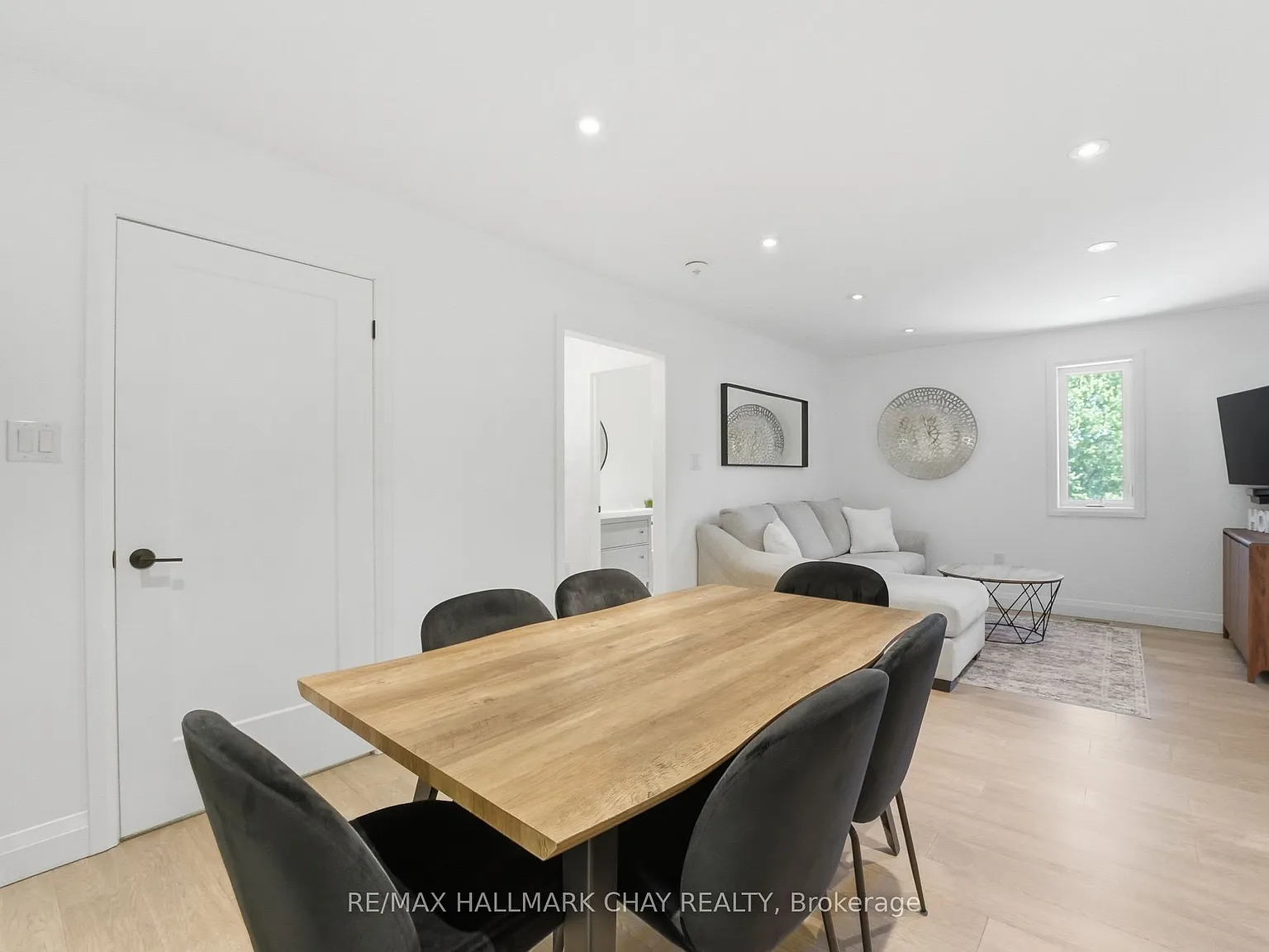 3 bed, $2,600 — Photo 4
