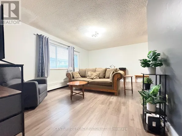 936 Glen St #106, Oshawa, ON L1J 5Z7