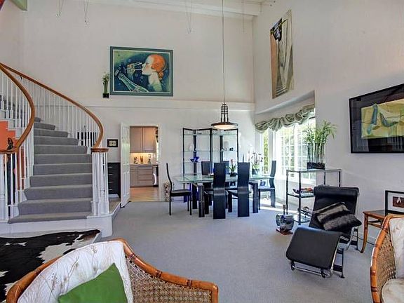 Dining Room/Living Room