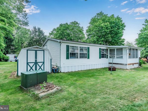 48 Peach Ln, Carlisle, PA 17015