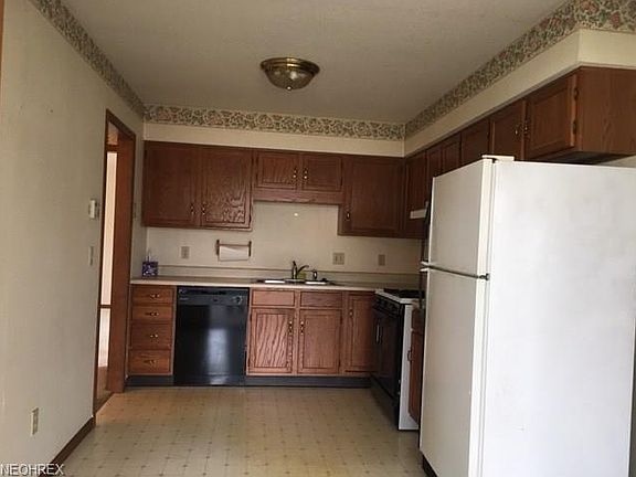 3rd image of 8218 Maramont Dr Unit A
