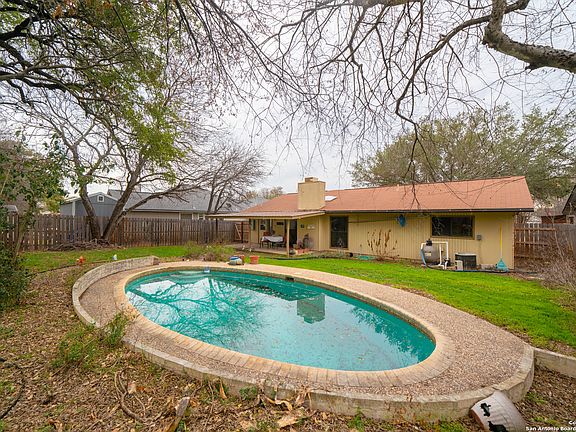 2nd image of 8922 THATCH DR