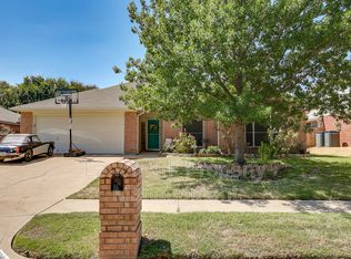 2209 Field Ln, Mansfield, TX 76063