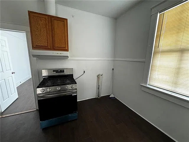 2 bed, 1.0 bath, 1064 sqft, $1,300 — Photo 3