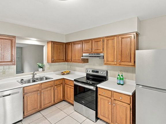 4th image of 1008 Ridgeway Meadow Dr