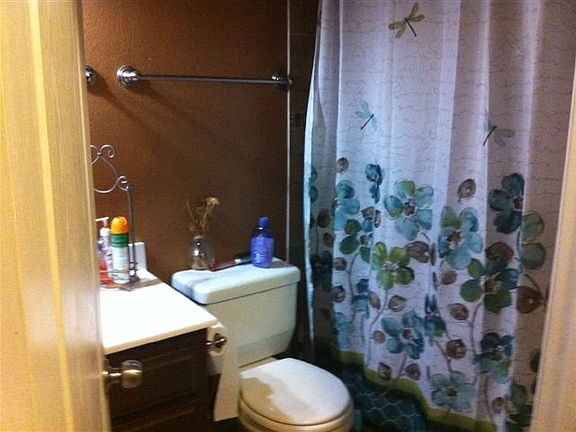 5th image of 15856 Merrill Ave
