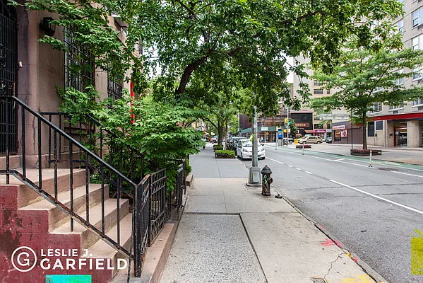 Sold by Leslie J. Garfield | media 3