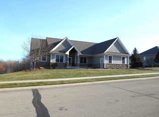 5236 Scenic Oak Dr SW, Rochester, MN 55902