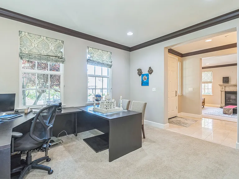 152 Laurelwood Dr — Photo 9