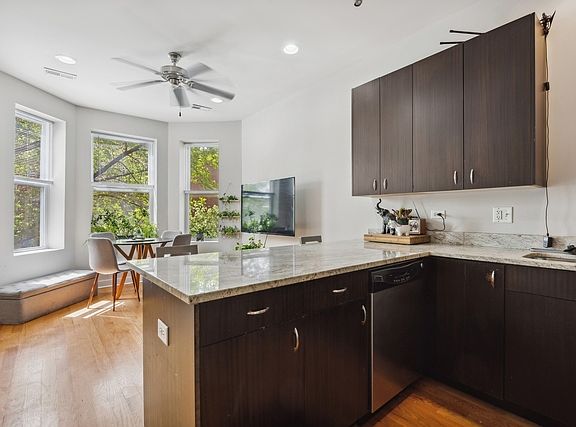 5th image of 1253 N Rockwell St APT 1F