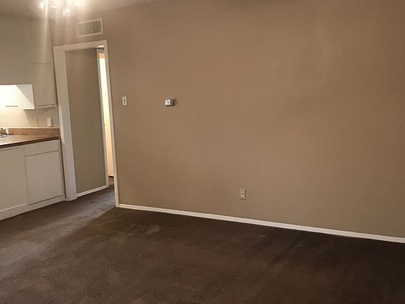 3rd image of 108 Pebble Creek Dr #1089