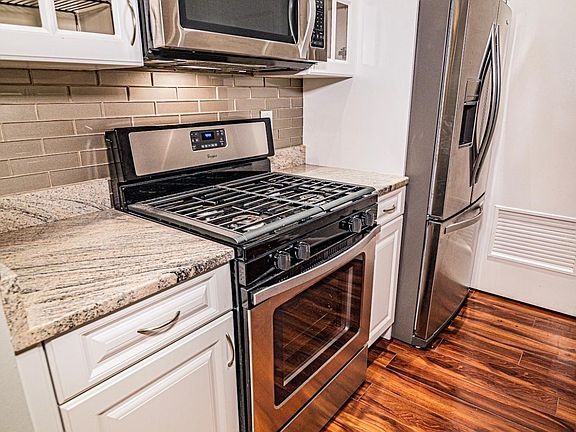4th image of 305 Sunshine Cir