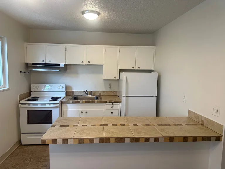 2424 SE 49th Ave — Photo 6