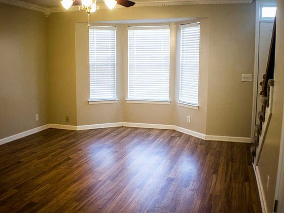 3rd image of 409 Thomas Jefferson Cir