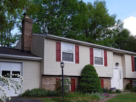 3rd image of 116 Challedon Dr