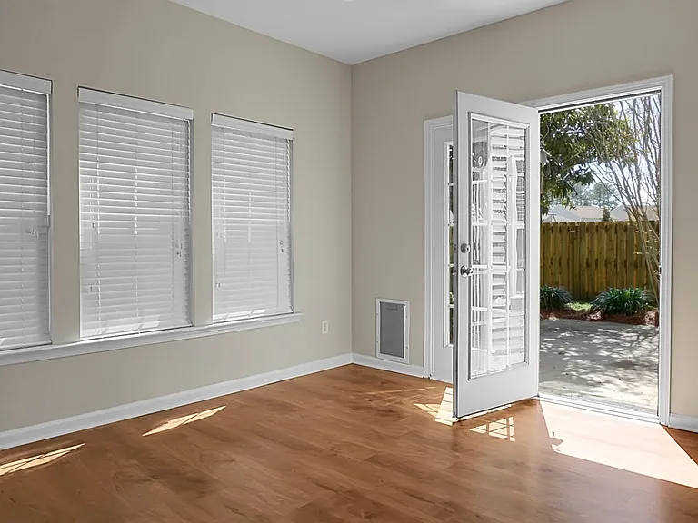 8003 Henderson Rd — Photo 24