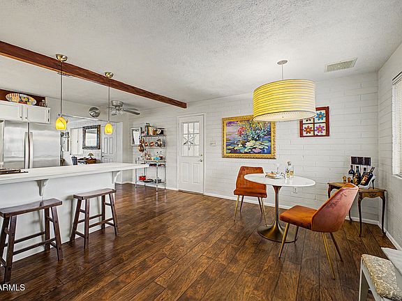 4th image of 1202 E BECKER Lane