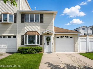 504 Medina St, Staten Island, NY 10306