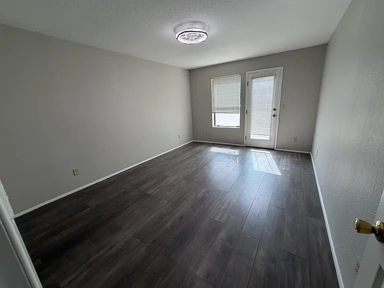 2899 Country Club Dr — Photo 14