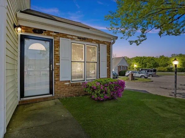 42 Riverwalk Ter, Durham, NC 27704