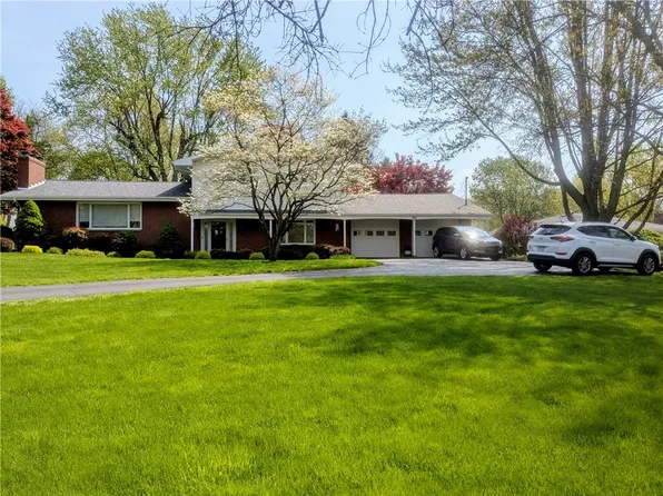 942 Shenango Rd, Beaver Falls, PA 15010