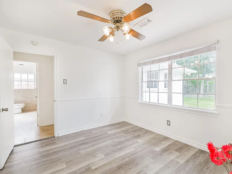 12223 Old Oaks Dr — Photo 27