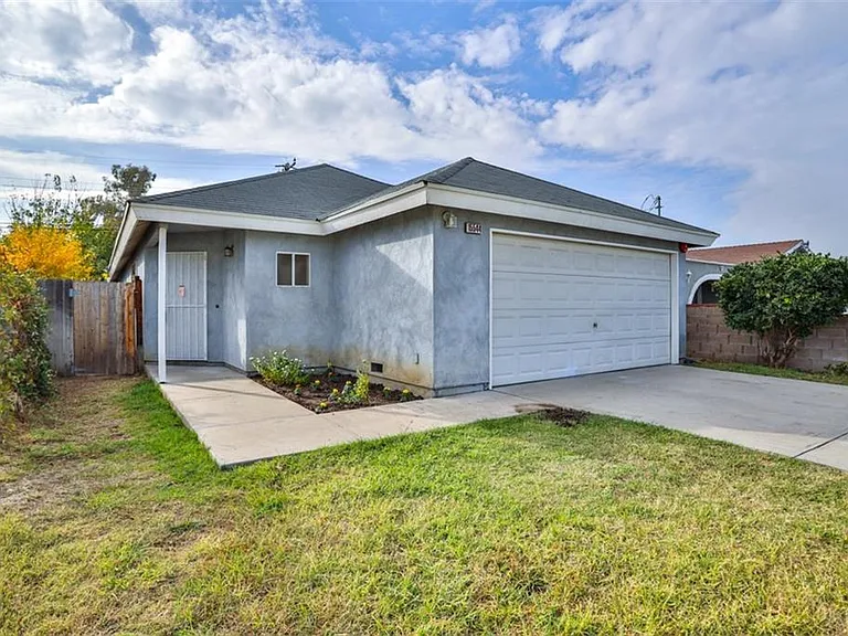 15544 Esther St — Photo 1