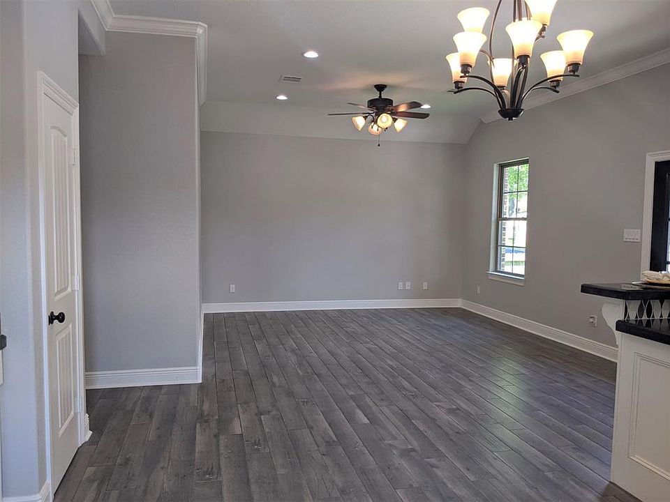 1st image of 1008 Lakin Ave
