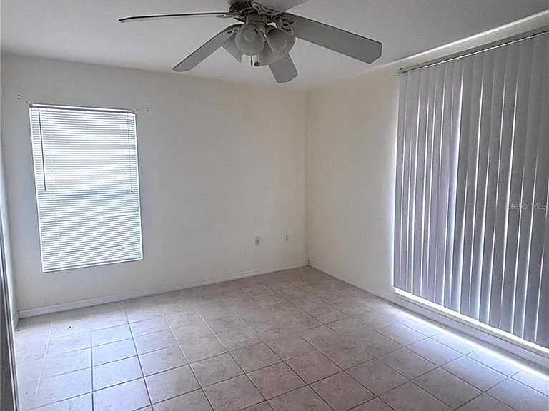 1912 Manatee Dr — Photo 7