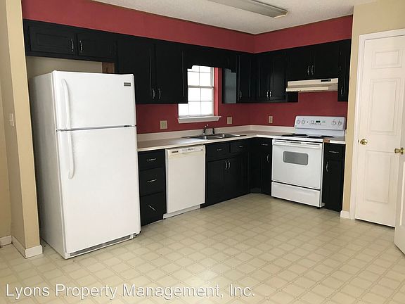2nd image of 2933 Callaway Cir