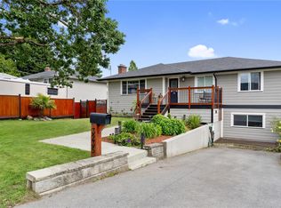 3235 Admirals Rd, Saanich, BC V8Z 4N4
