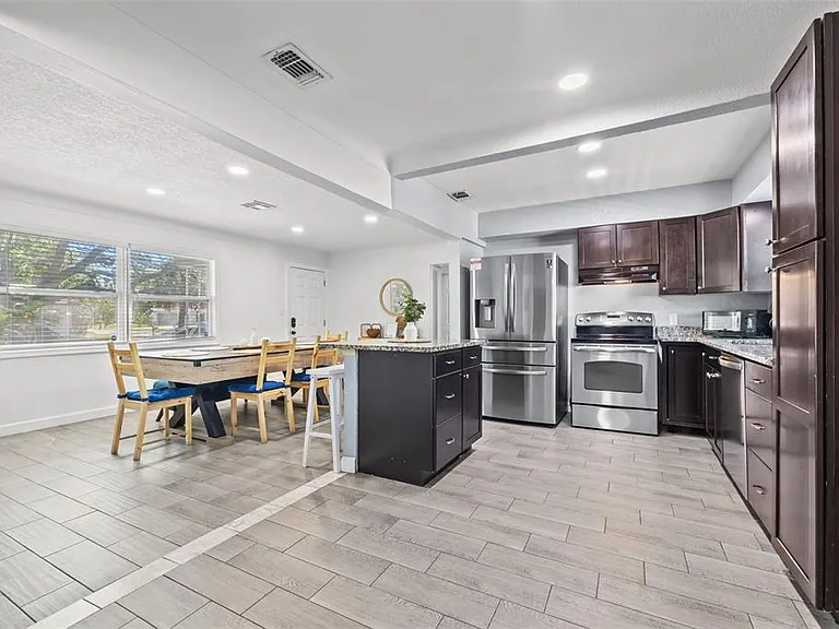 1830 30th Ln SW — Photo 2