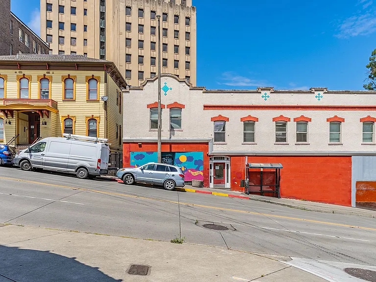 Rialto Apartments Historic Charm Meet Attainable Urban Living — Photo 12