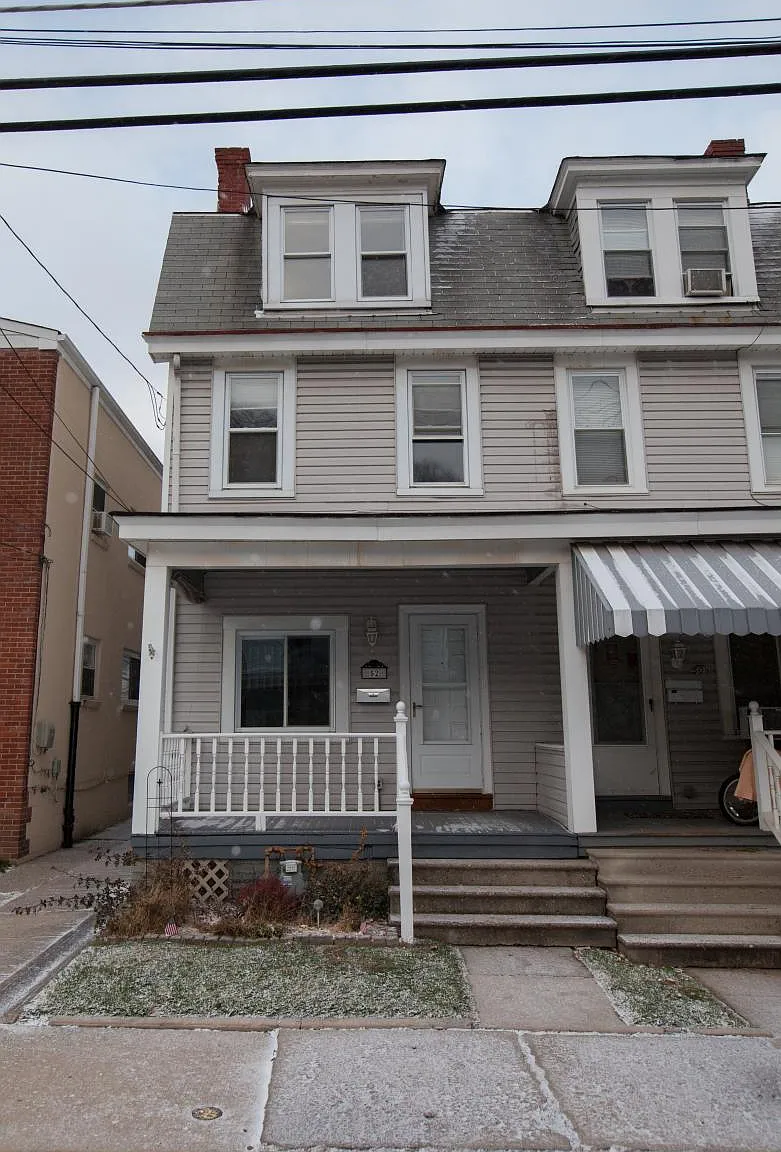 4 bed, $1,500 — Photo 2