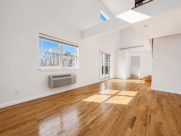 3rd image of 401 E 68th St #Penthouse 2