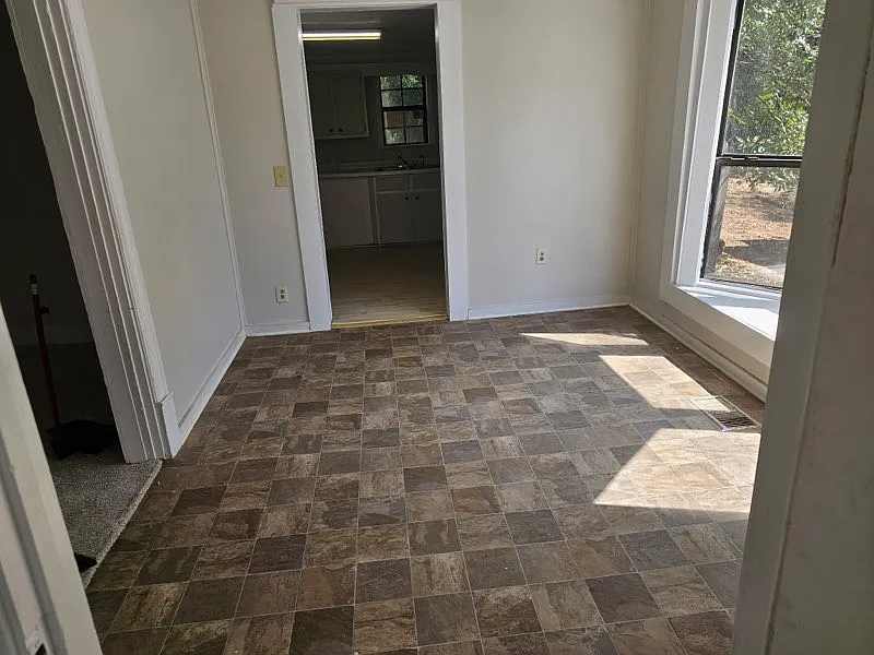 4 bed, 1589 sqft, $950 — Photo 4