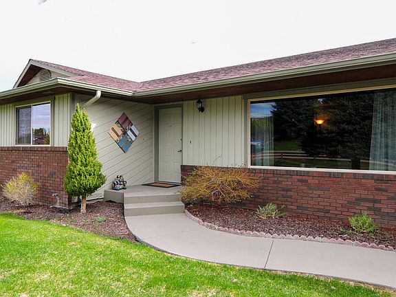 3rd image of 3097 Monterey Dr