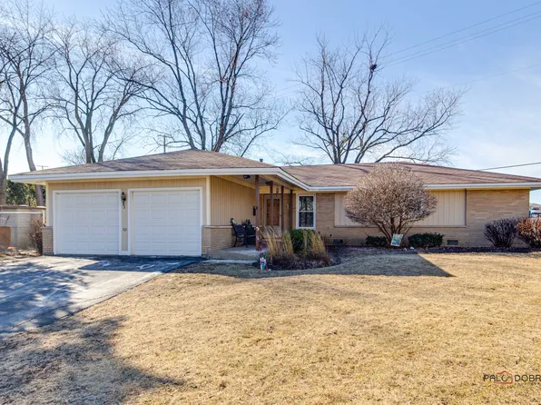 7 Grange Pl, Elk Grove Village, IL 60007