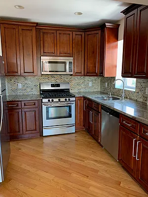 Sold by Dreamlife Realty New York | media 26