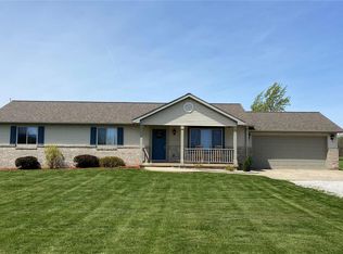 1367 Red Ball Trl, Greenville, IL 62246
