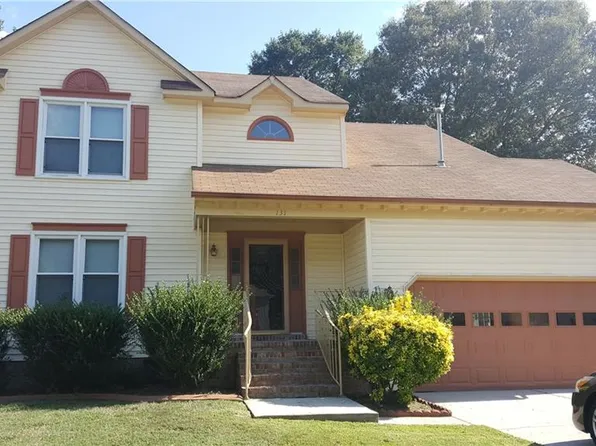 131 Michaels Woods Dr, Hampton, VA 23666