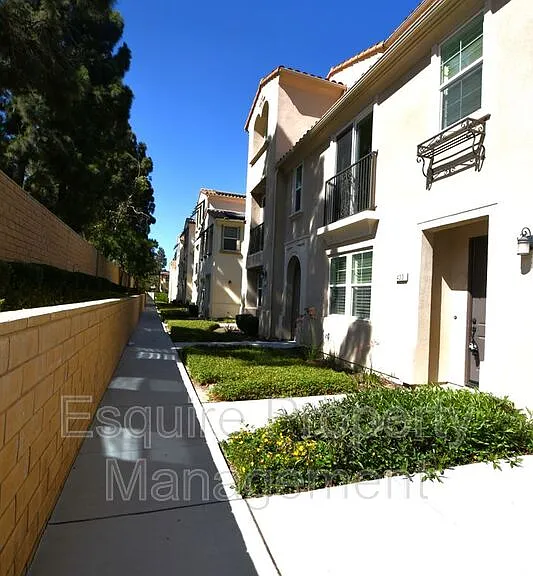 433 Castiano St — Photo 40