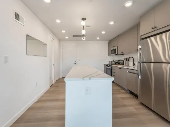 401 Jackson Street image 17 of 29