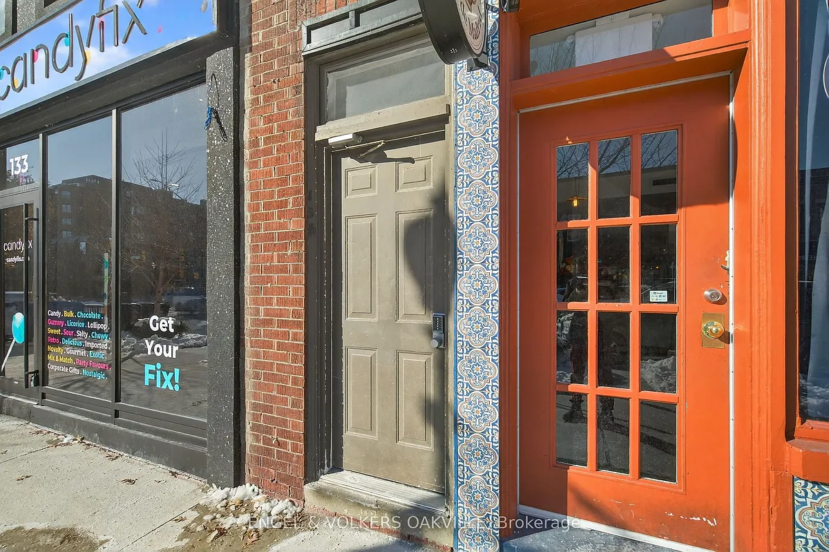 Building Photo - 131 Lakeshore Rd E #4