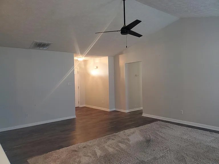 295 Keswick Dr — Photo 6