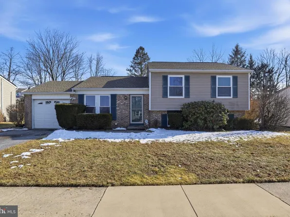 4849 Spring Top Dr, Harrisburg, PA 17111