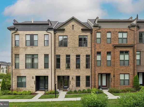 12266 Sessile Cmns, Fairfax, VA 22030