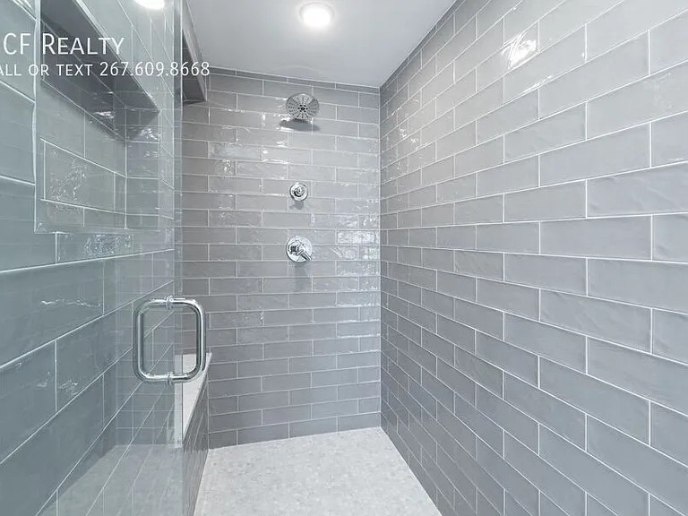 711 N 16th St #3 — Photo 8